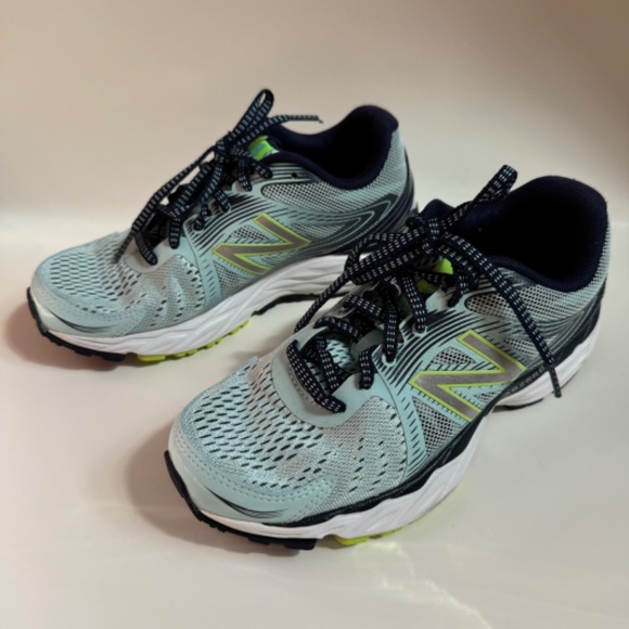 New Balance ABZORB Powder Blue Running Shoe - Picture 8 of 10